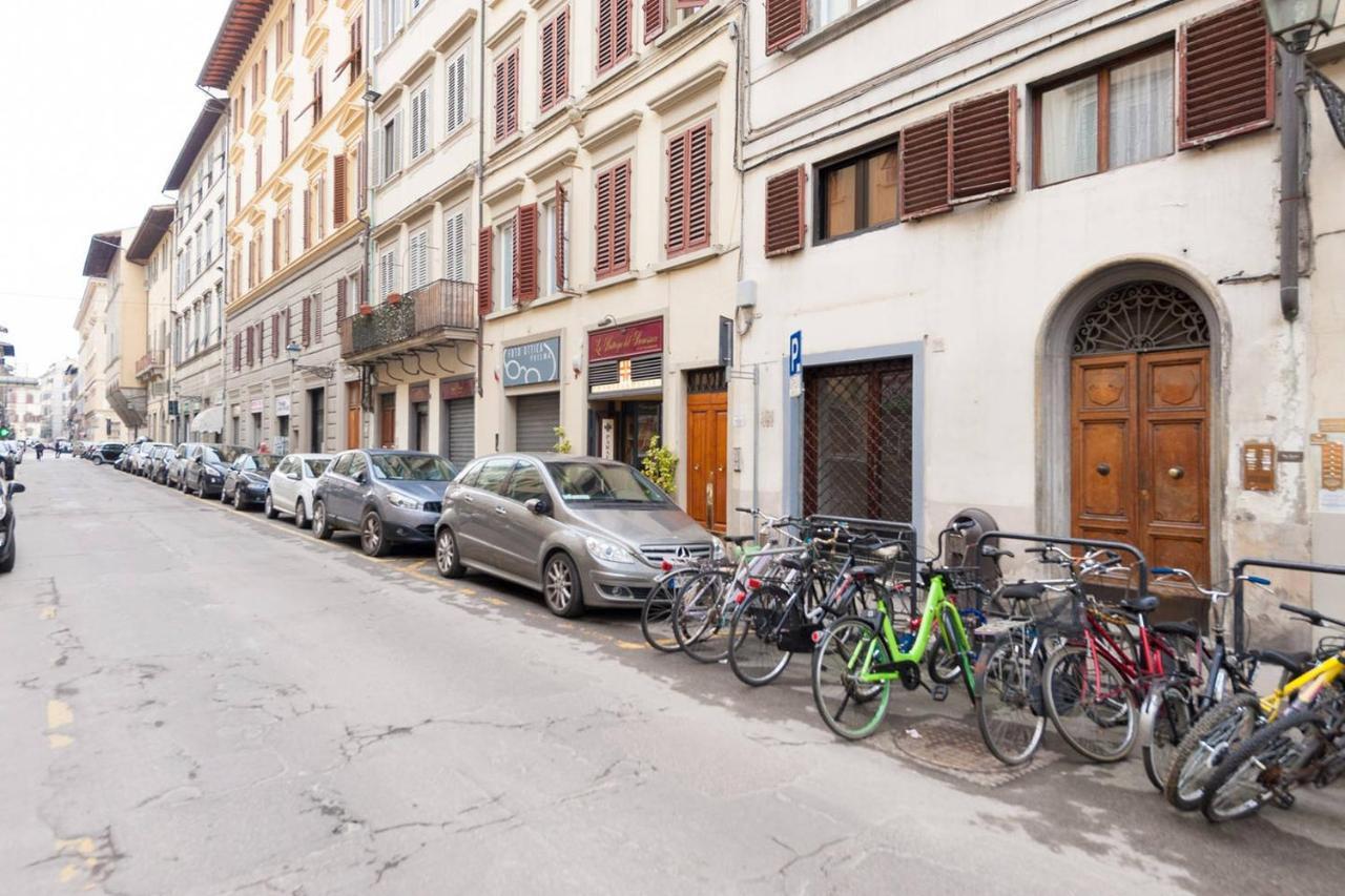 Love Weekend Near Piazza Ognissanti Florence Room photo