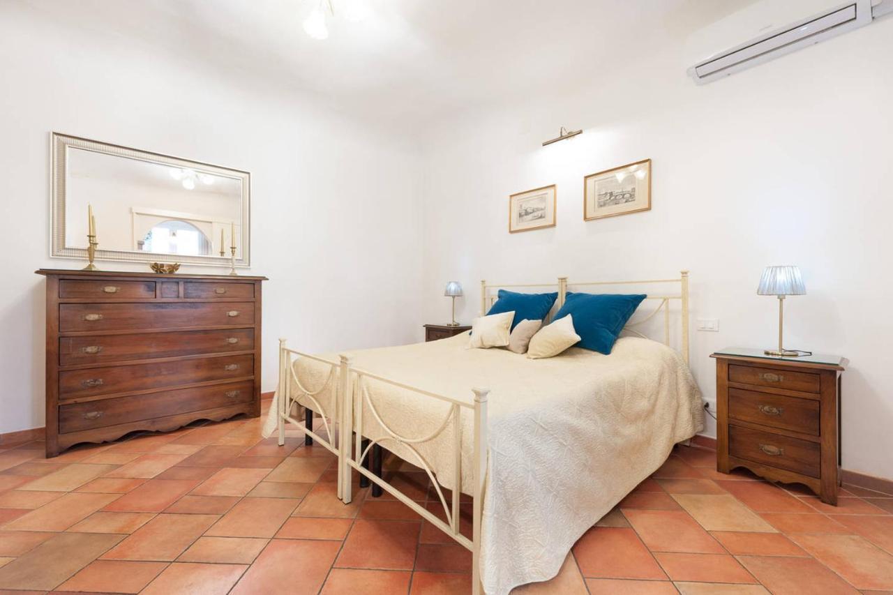 Love Weekend Near Piazza Ognissanti Florence Room photo