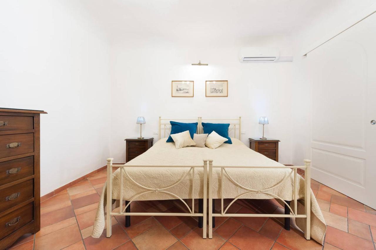 Love Weekend Near Piazza Ognissanti Florence Room photo