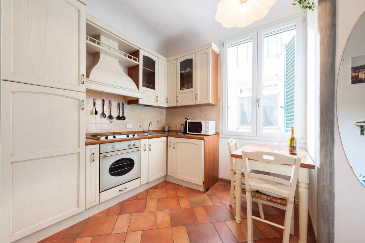Love Weekend Near Piazza Ognissanti Florence Room photo